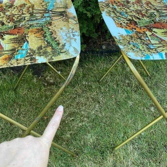 SET Of 2 Vintage Lavada Country Theme Metal TV Trays Metal Tray TV Table MCM - Picture 7 of 14